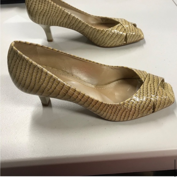 Alex Marie Shoes | Alex Marie Peep Toe Kitten heel, leather upper, Monet, 8M. - Picture 8 of 8